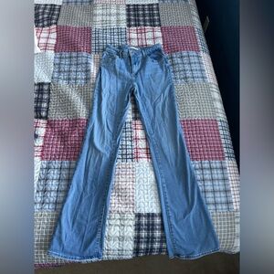 Women’s levi’s jeans